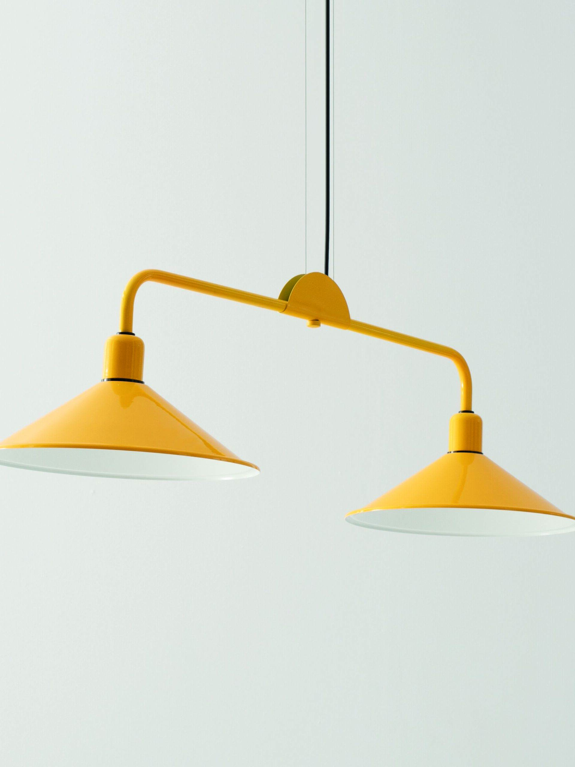 Billar doble - Lámparas colgantes modernas en amarillo, diseño original para iluminación interior