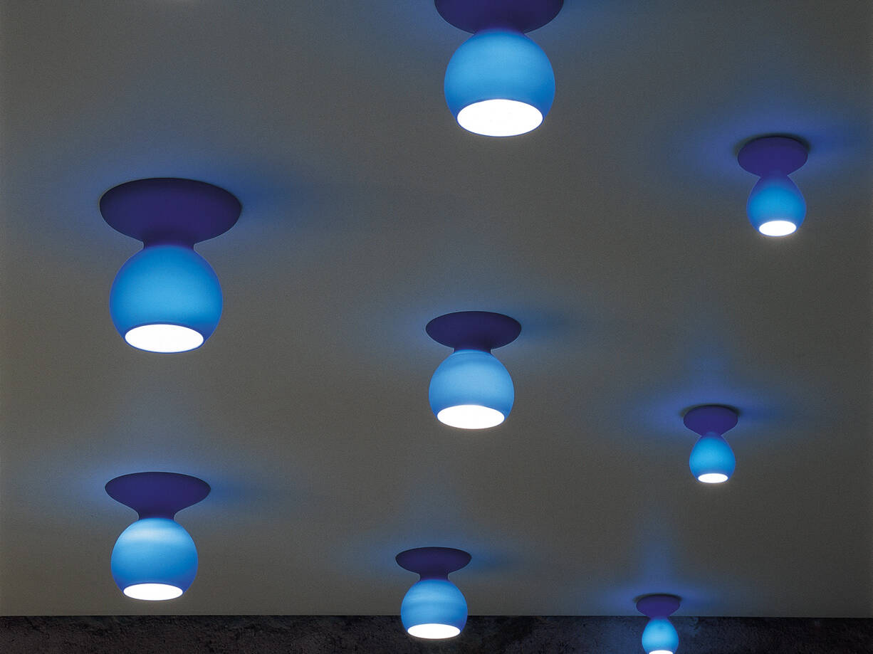 Gota - Lámparas de techo azules en composición, iluminación moderna para espacios interiories