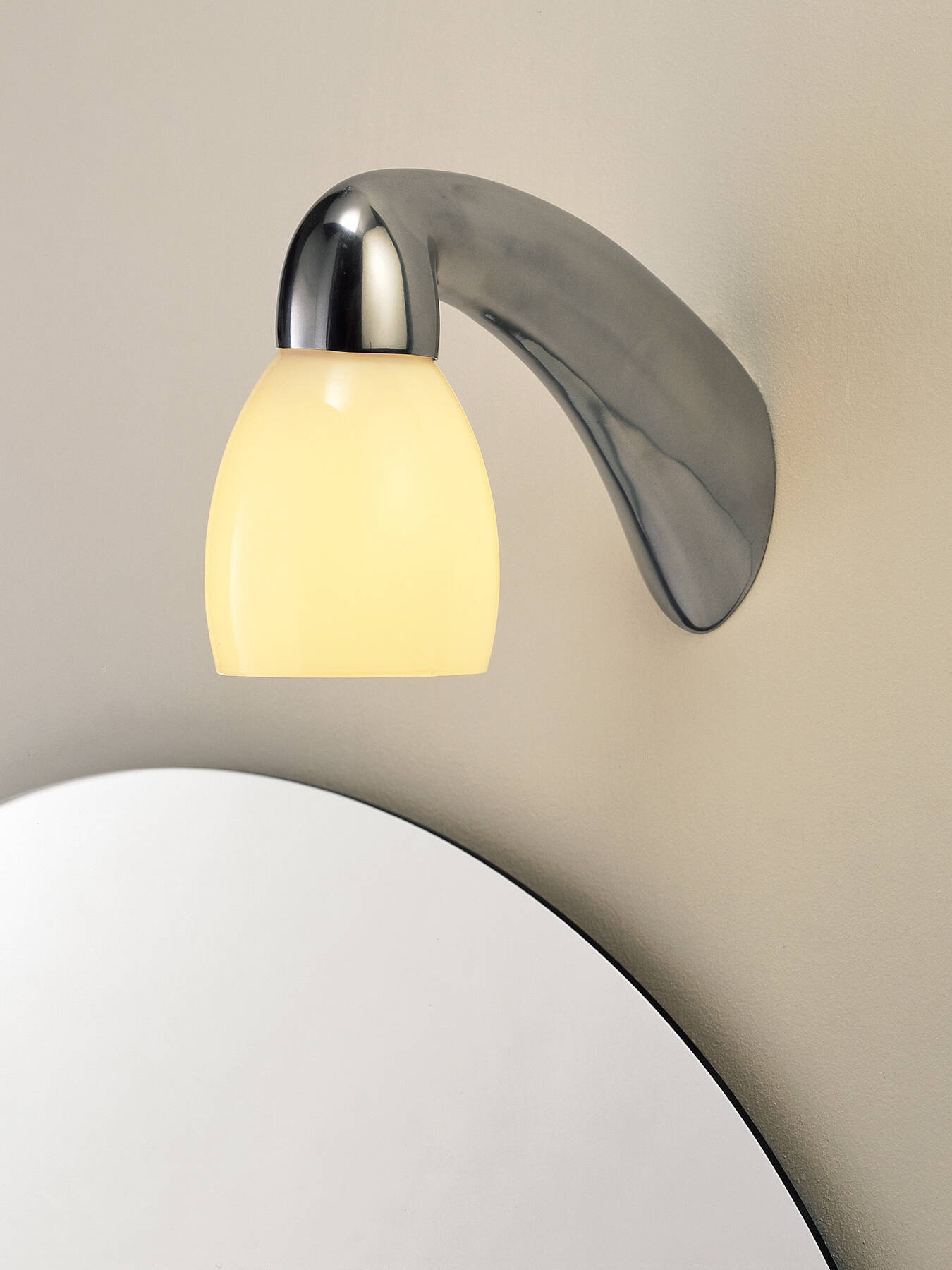 Grifo - Aplique de pared con luz cálida, lámpara de interior moderna y funcional en forma de grifo