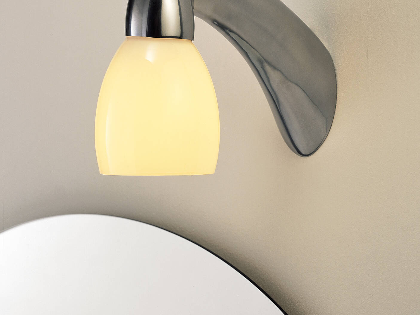 Grifo - Aplique de pared con luz cálida, lámpara de interior moderna y funcional en forma de grifo