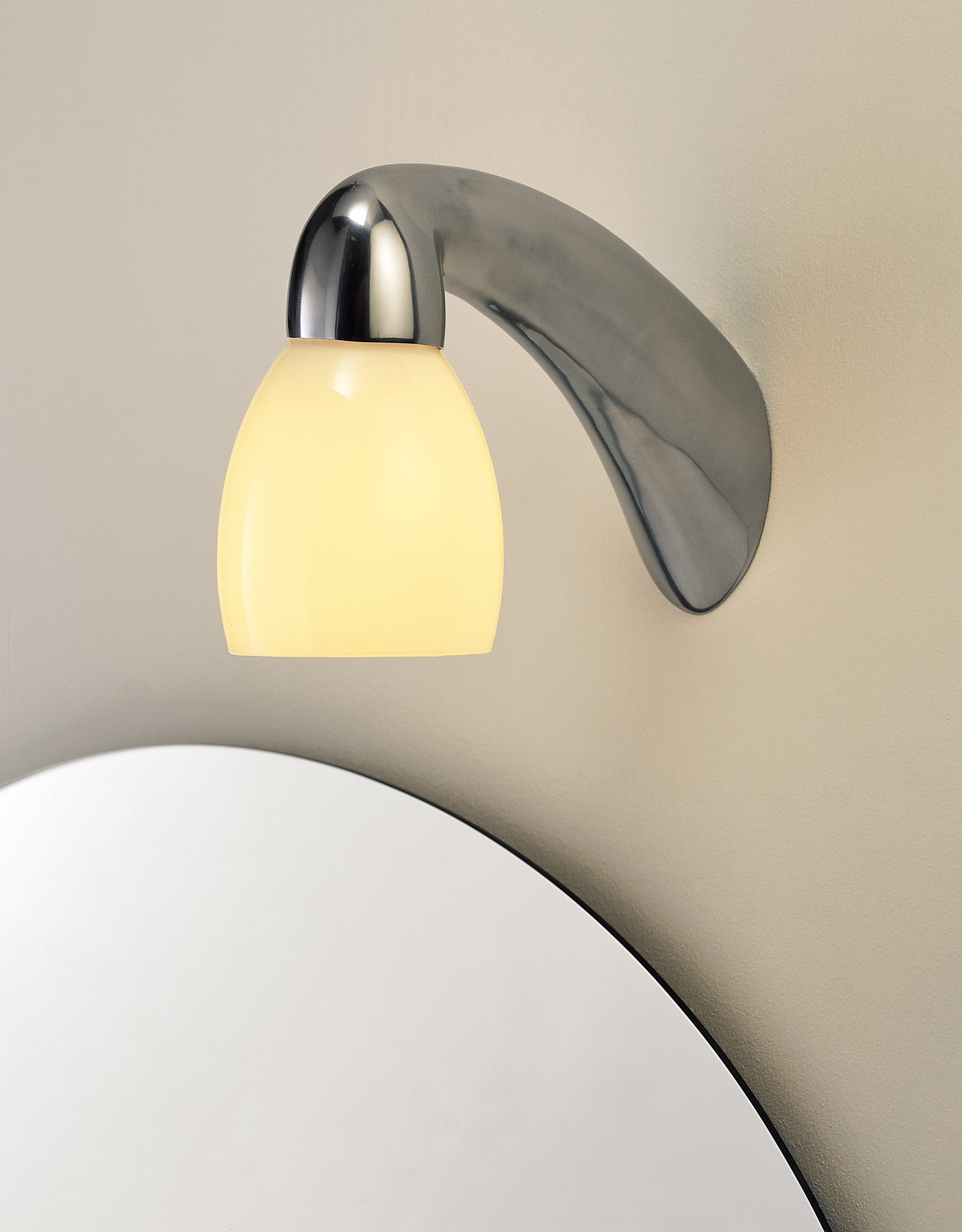 Grifo - Aplique de pared con luz cálida, lámpara de interior moderna y funcional en forma de grifo