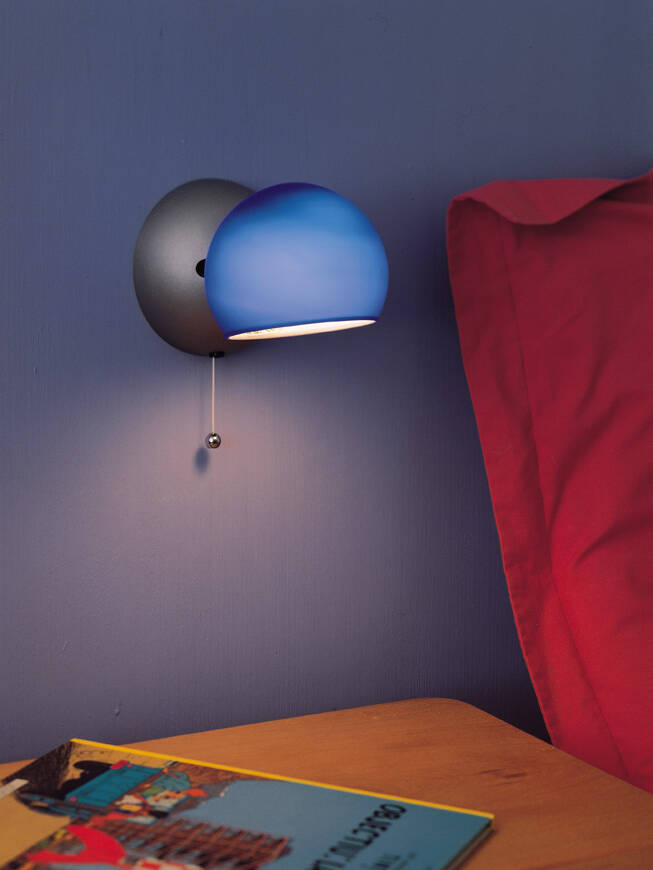 Luna - Aplique de pared azul tipo luna en dormitorio, iluminación de interior moderna y decorativa