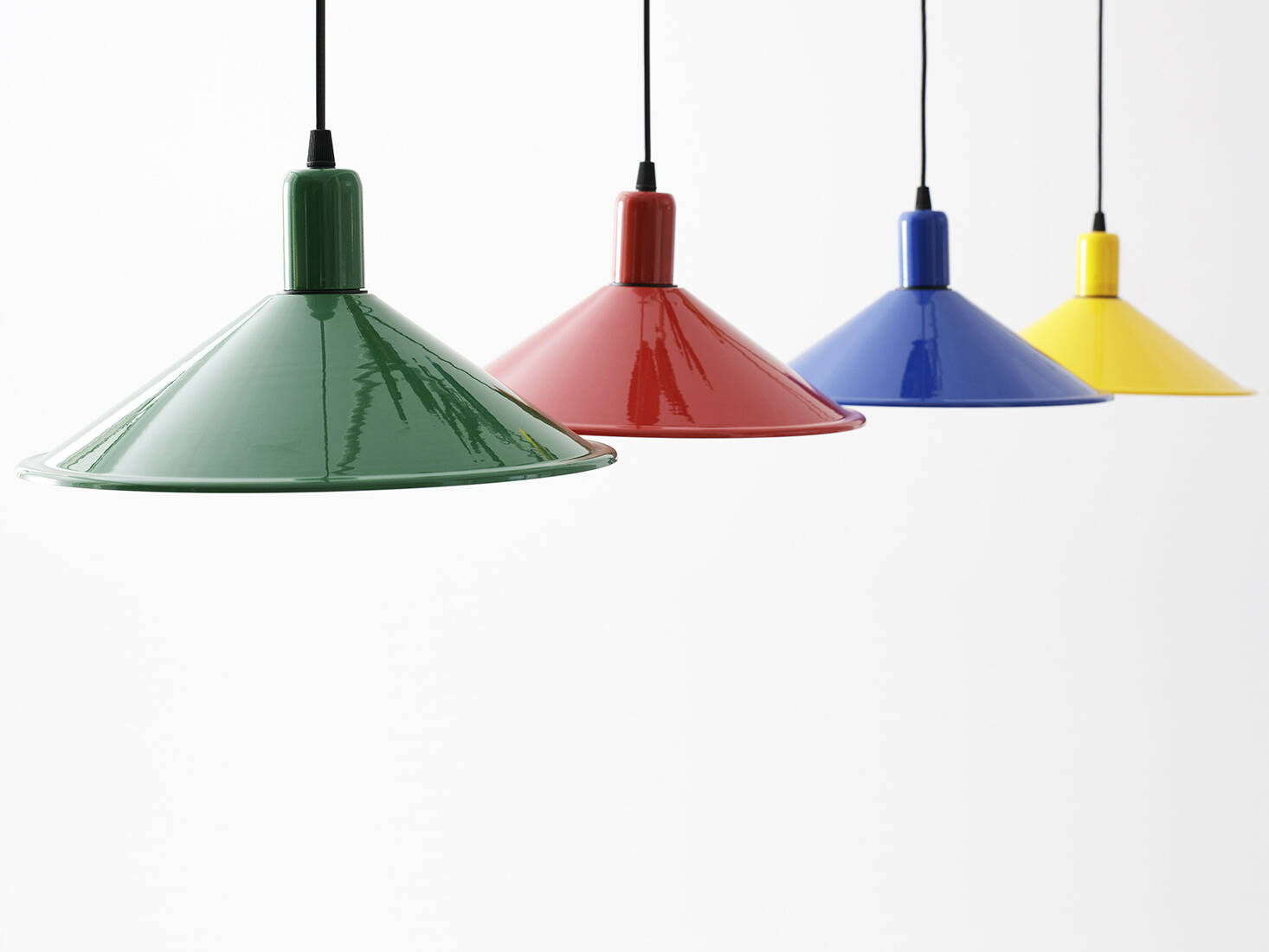 Billar uno - Lámparas de techo de colores suspendidas, estilo moderno en iluminación decorativa