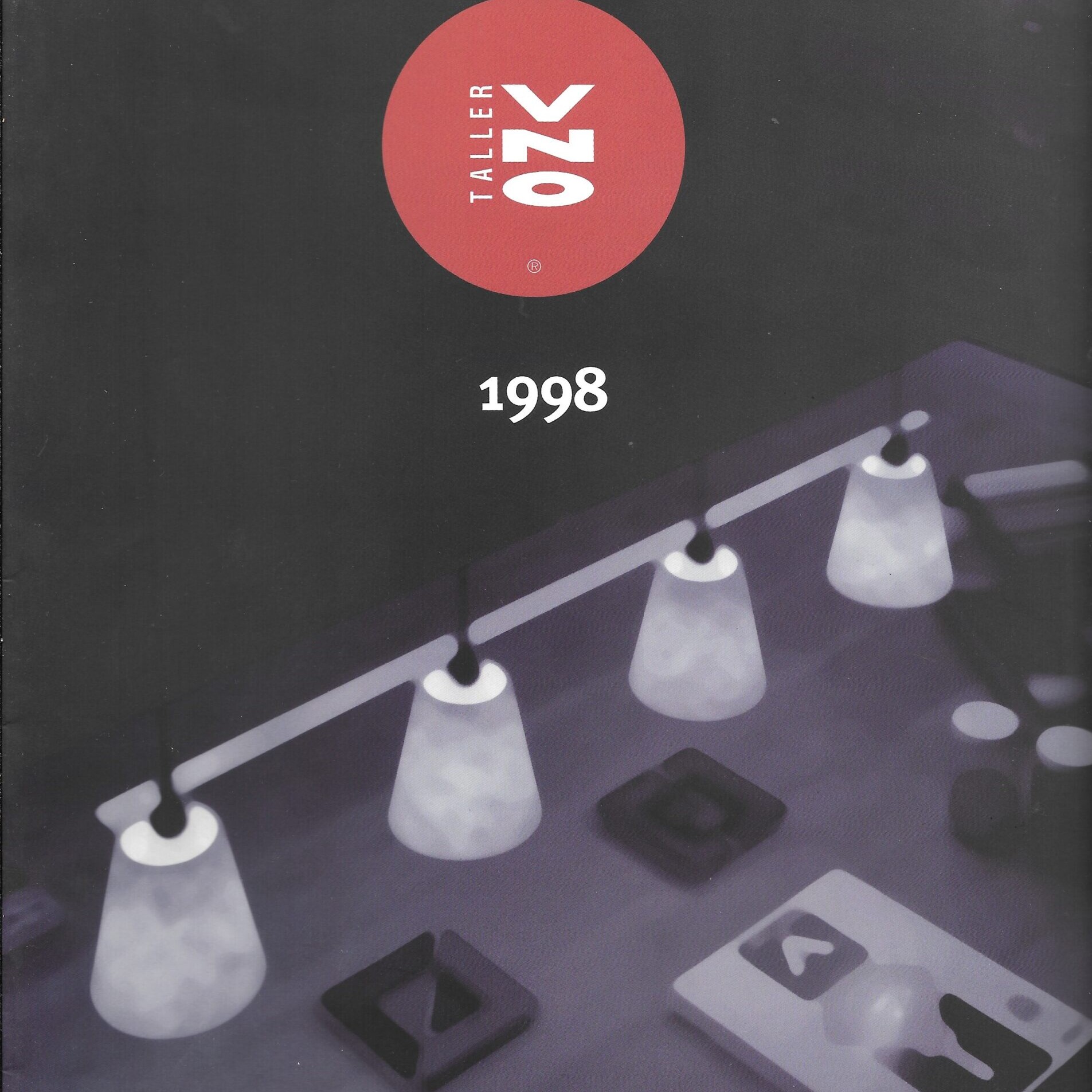 Catálogo 1998 con lámparas colgantes, iluminación de diseño en ambiente doméstico